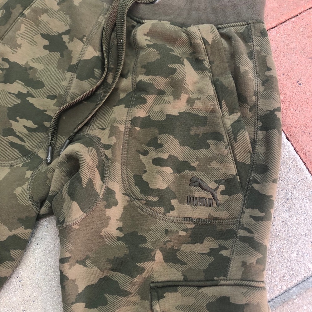 PUMA Army print Joggers